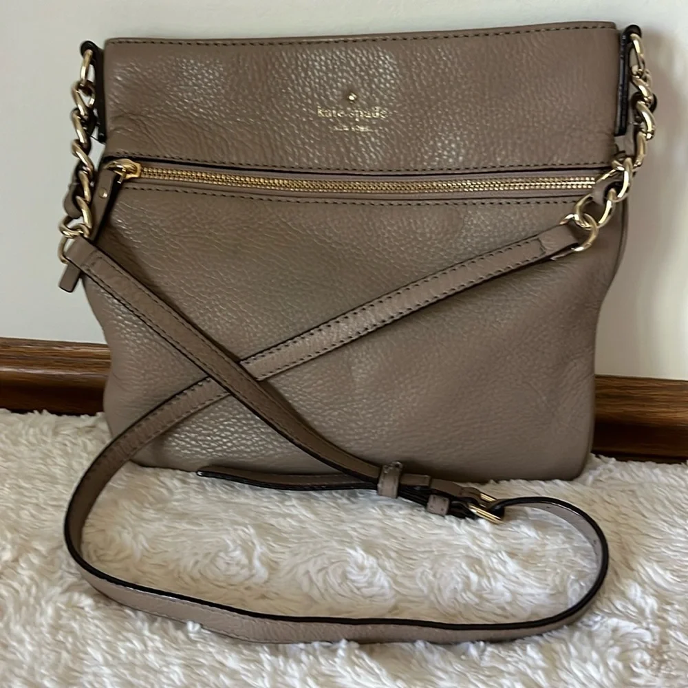 Kate Spade Cobble Hill Ellen Taupe Leather Crossbody with Dust Bag
